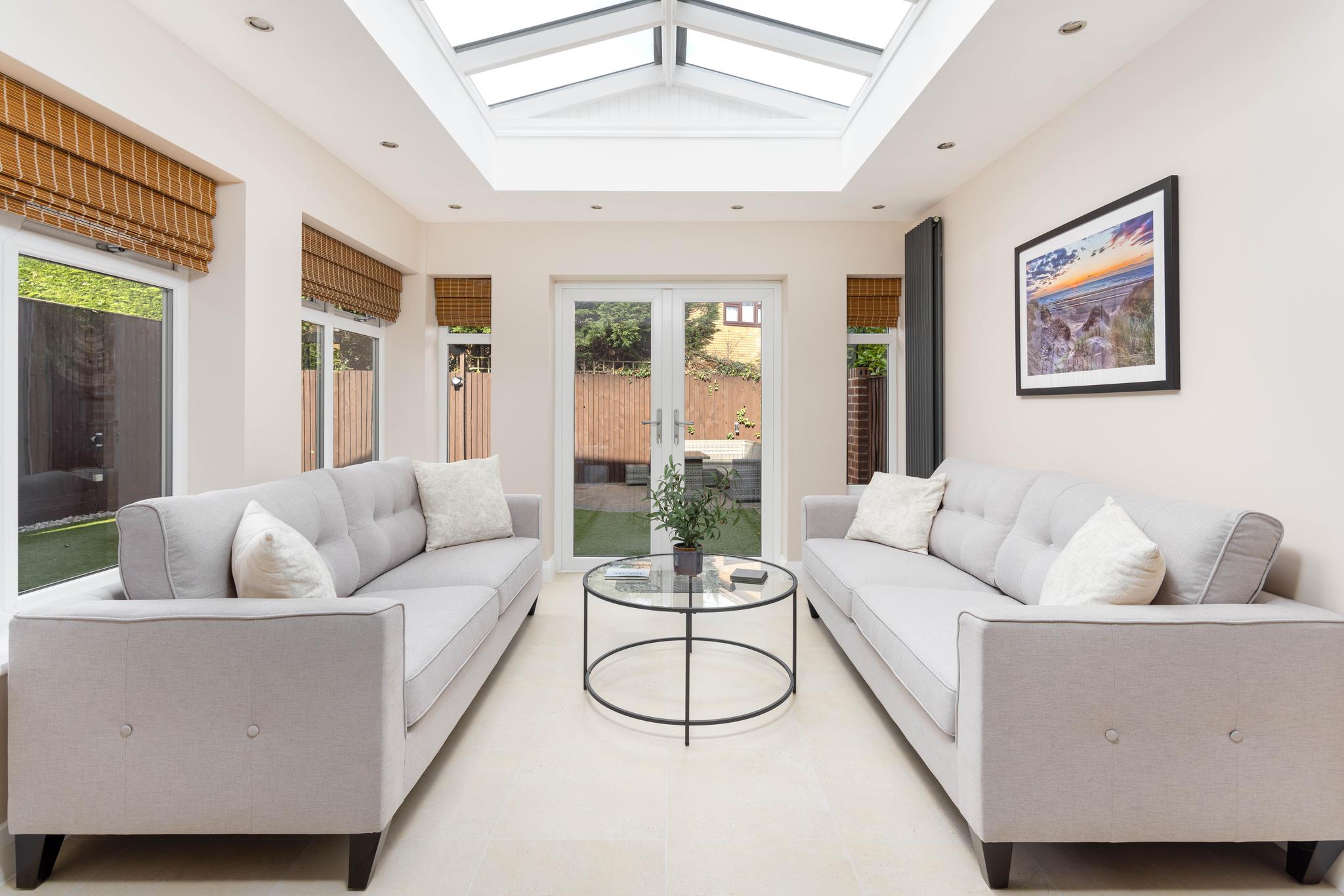 Air Host and Clean - Links House Formby sleeps 9, beach a few minutes