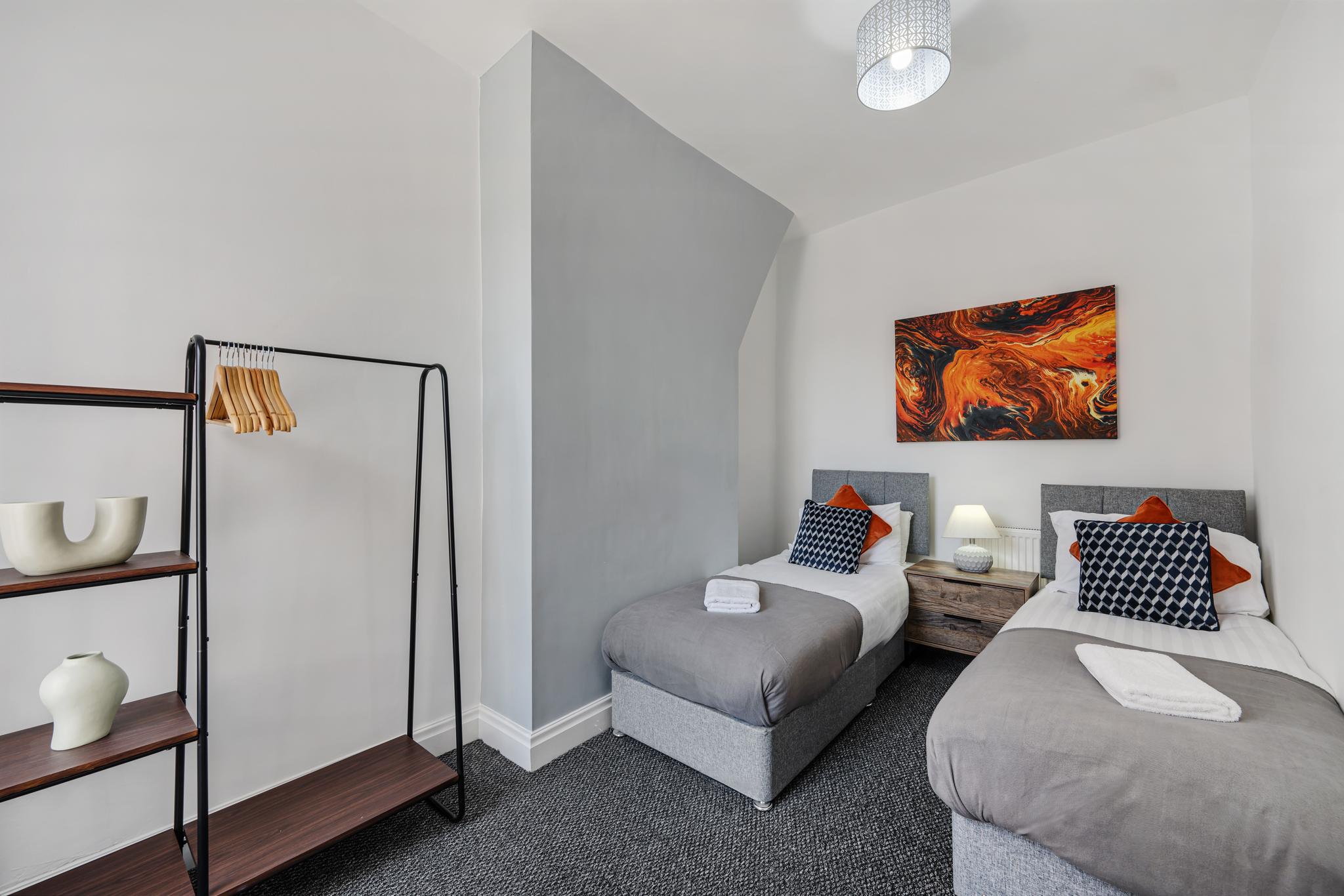 Cameron House | Air Host & Stay | 3BR sleeps 76